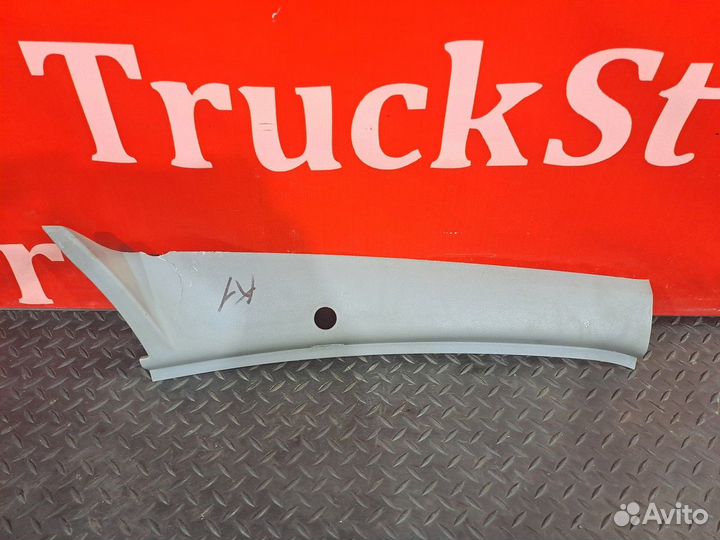 Кожух стойки лобового стекла правый