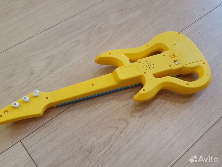 Игровая музыкальная гитара
