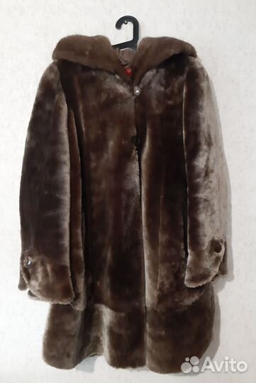 Шуба мутоновая с норковым капюшоном р.50-52