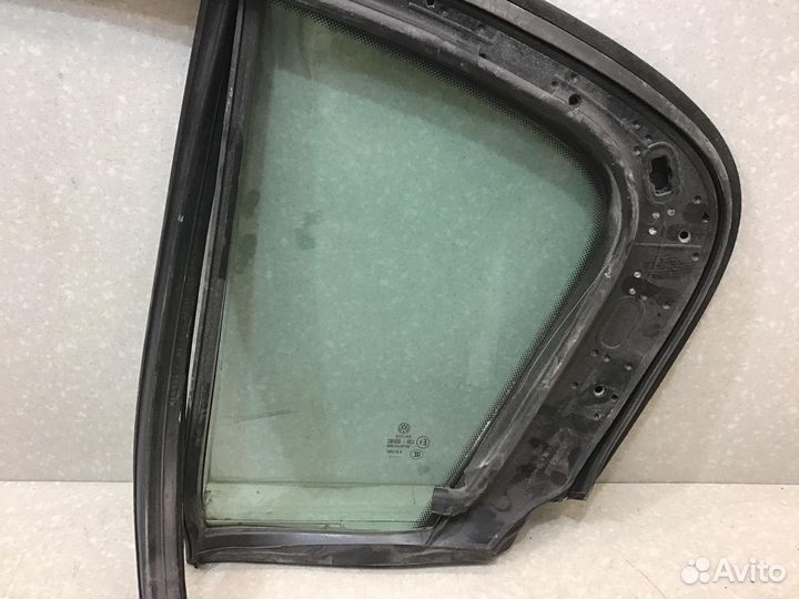 Стекло двери задней правой VW Passat B6 2005-2010