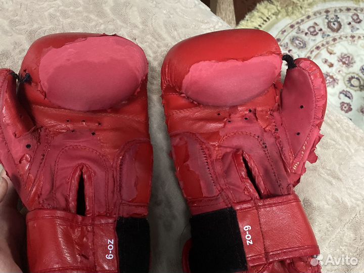 Боксерские перчатки