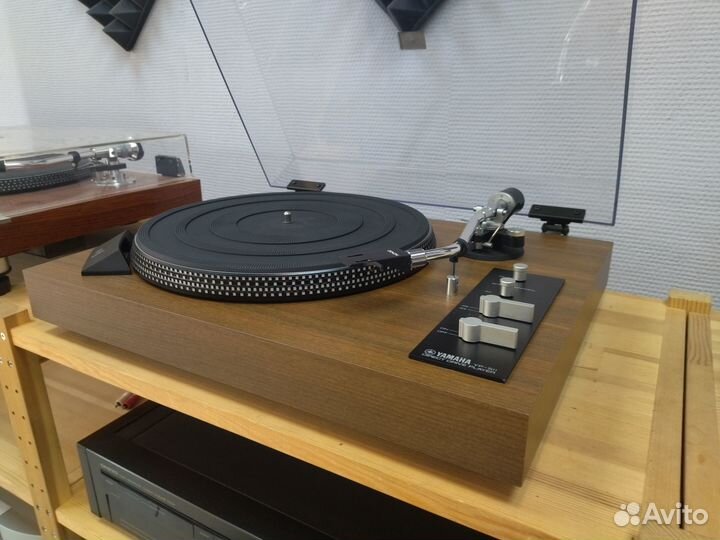 Проигрыватель винила Yamaha YP-511