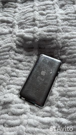 Плеер iPod touch 4