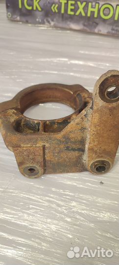 Кронштейн промежуточного вала Volvo S80