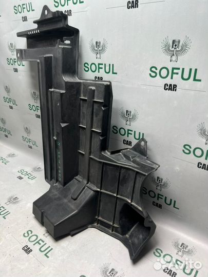 Дефлектор радиатора правый Nissan Note E11 2008