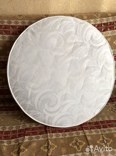 Матрас в круглую кроватку