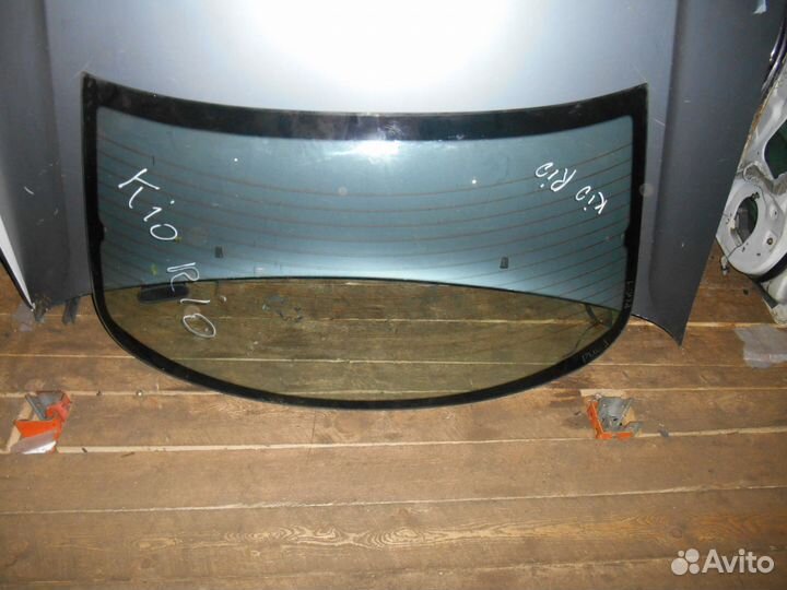 Заднее стекло Kia Rio 1 Киа Рио 1