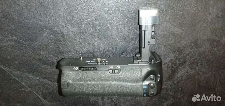 Батарейный блок Canon BG-E9