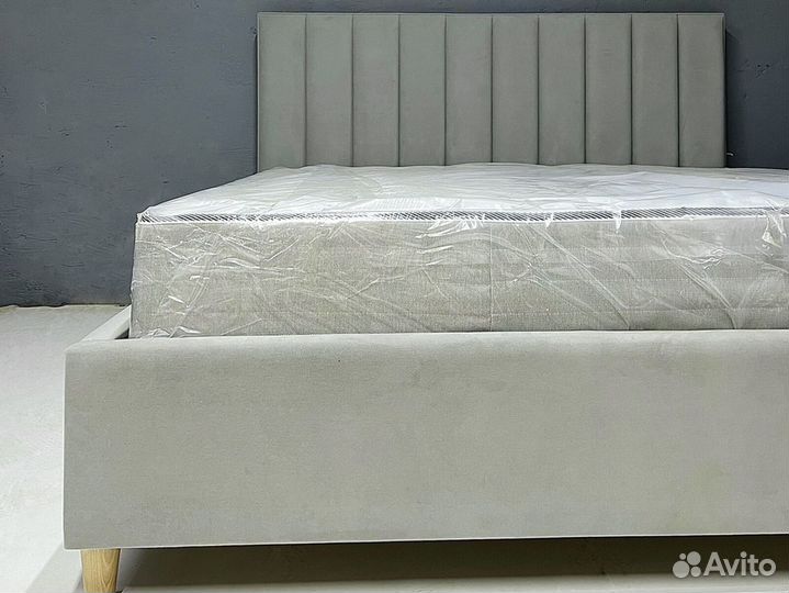 Двухспальная кровать Line