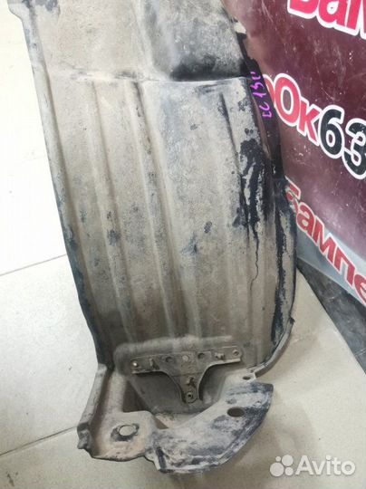 Подкрылок Toyota Land Cruiser Prado 150 2009 перед