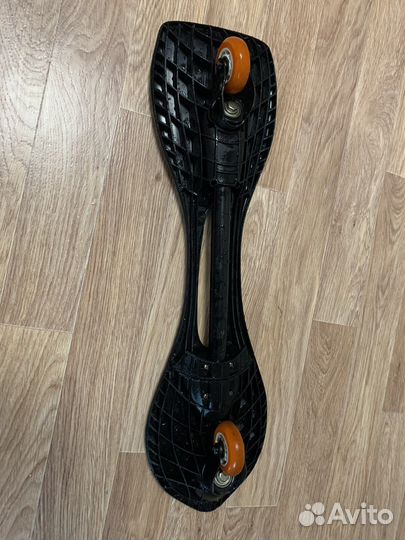 Скейтборд (роллерсерф)