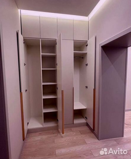 Шкаф в прихожую