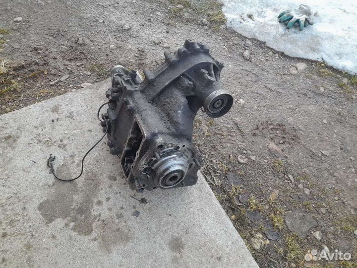 Коробка передач раздаточная на Mitsubishi Pajero