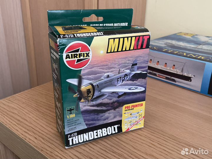 Моделька самолета P-47D Thungerbolt