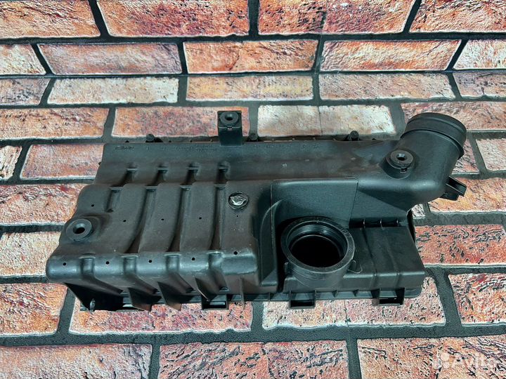 Корпус воздушного фильтра Фольксваген Шкода