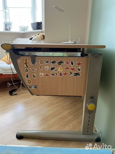 Растущая парта moll