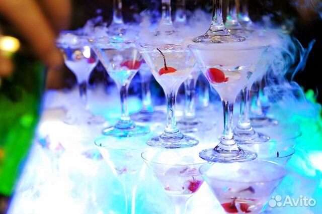 Горка (пирамида) шампанского на торжество