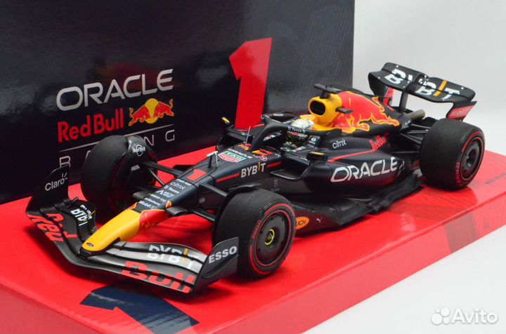 1/18 Oracle Red Bull RB18 M. Verstappen Minichamps