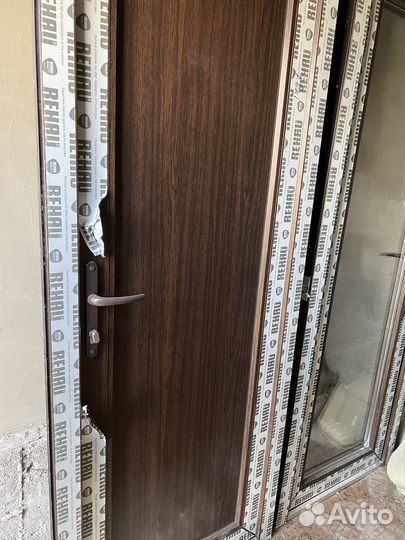 Двери металлопластиковые входные