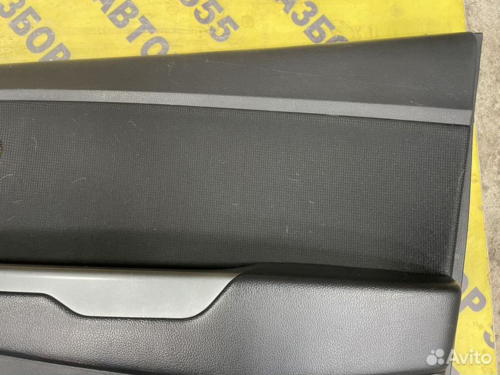 Обшивка двери передней правой Kia Rio 3