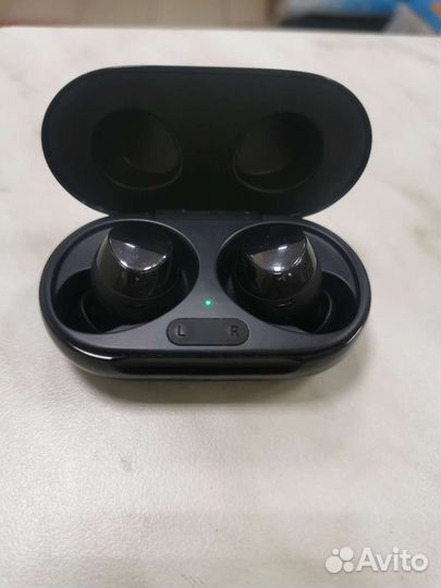 Беспроводные наушники samsung galaxy buds plus