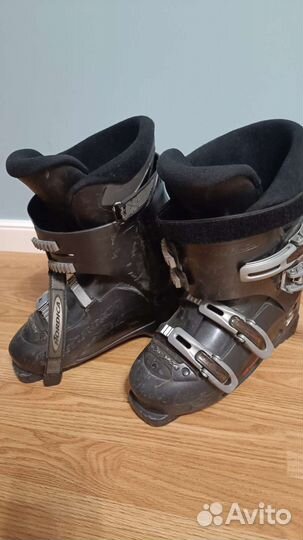 Горные лыжи, ботинки и палки