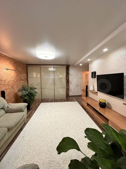 3-к. квартира, 92 м², 10/10 эт.