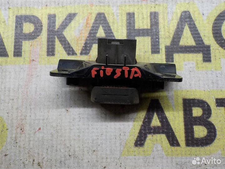 Кнопка аварийной сигнализации Ford Fiesta V 2002