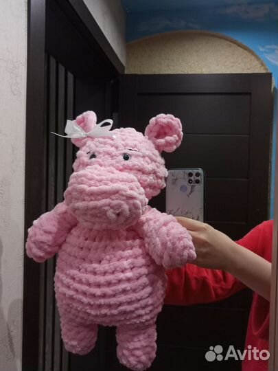 Игрушка бегемот вязаный 50 см
