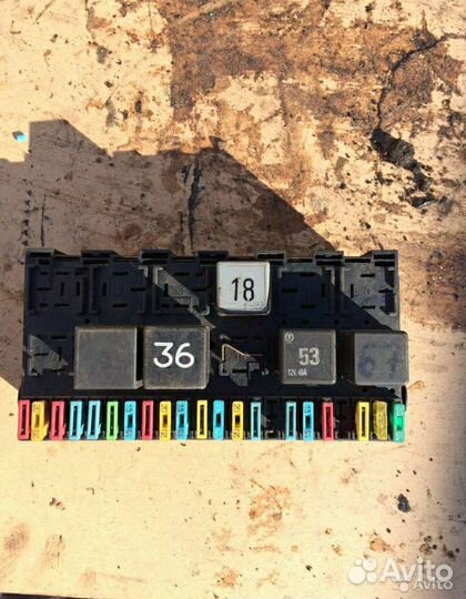 Блок Предохранителей Фольксваген Пассат В4