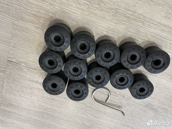 Колпачки на колесные болты VAG