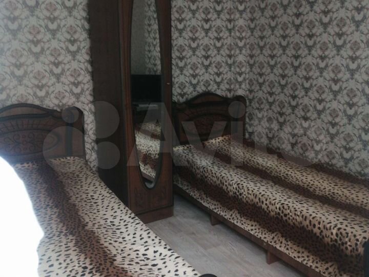 Комната 10 м² в 5-к., 1/1 эт.