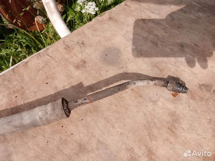 Трубка гура Volkswagen Transporter Т4