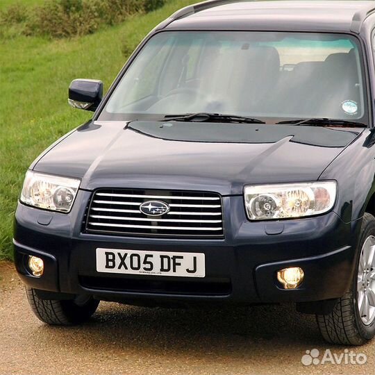 Передний бампер в цвет Subaru Forester S11