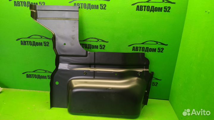 Щиток подножки правой Fuso Canter