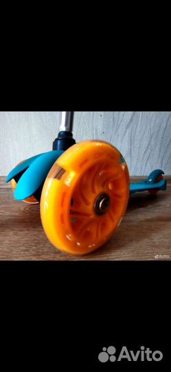 Самокат детский трехколесный новый