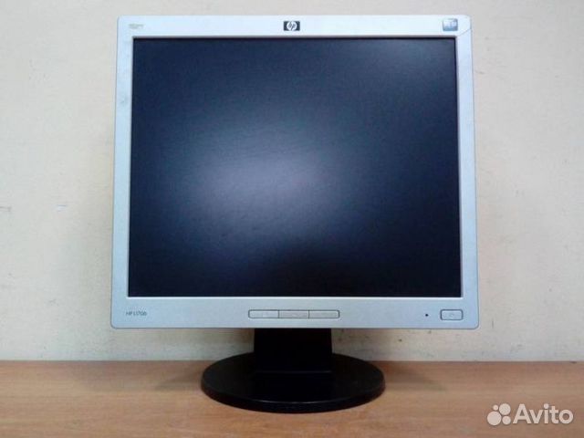 Монитор с дефектом ЖК 17