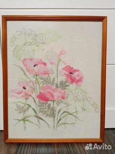 Вышитая крестом картина Маки