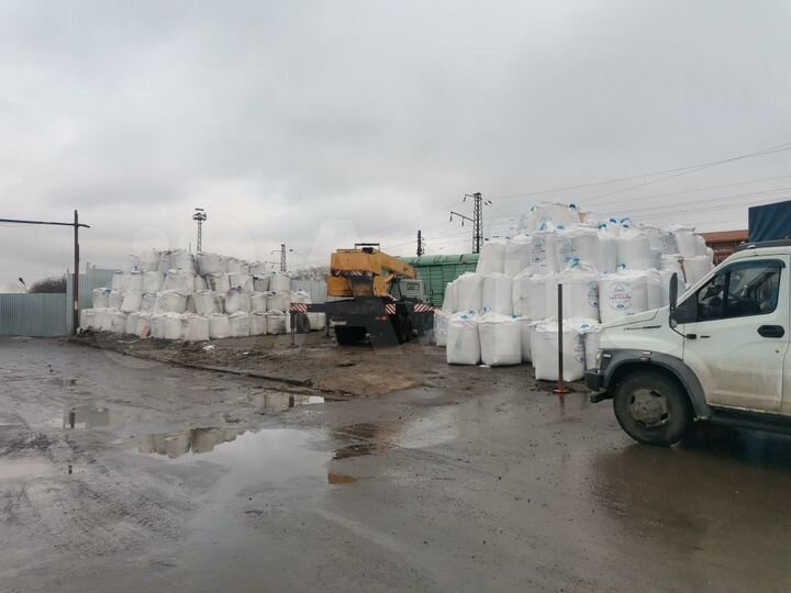 Складская база, 1350 м²