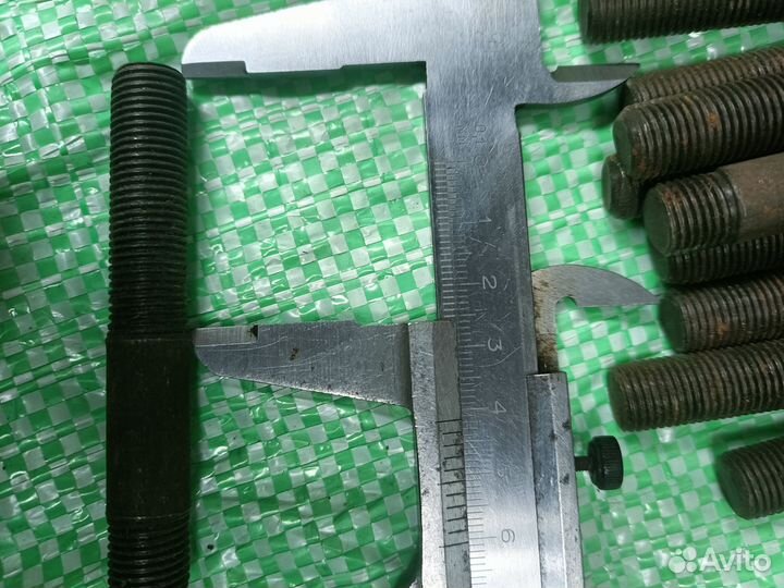 Колесные шпильки