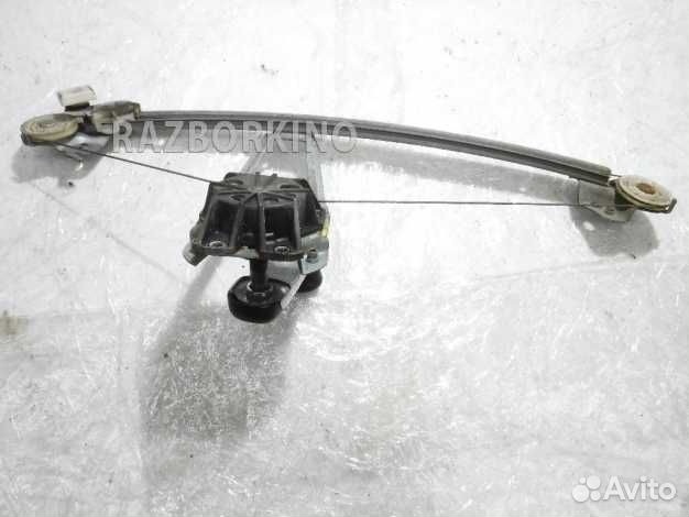 Стеклоподъемник механический задний левый