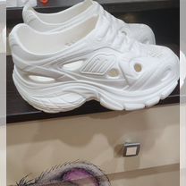 Резиновые кроссовки женские