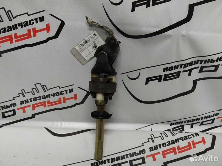 Карданчик рулевой nissan X-trail NT30 T30 нижняя ч