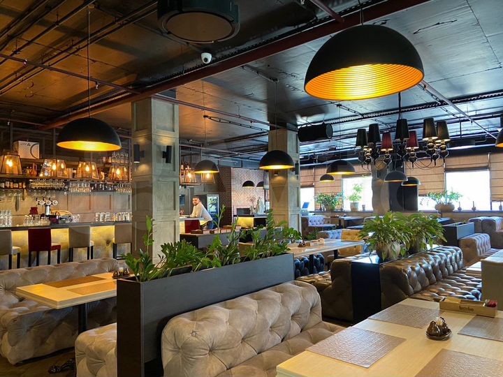 Ресторан с верандами 843.9 м²