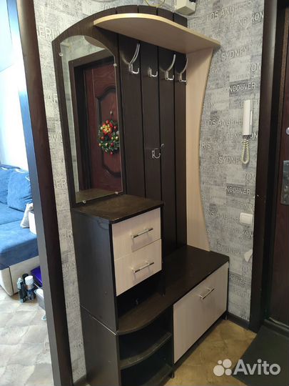 Вешалка в прихожую с обувницей