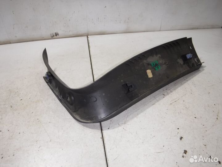 Обшивка двери багажника Opel Astra H