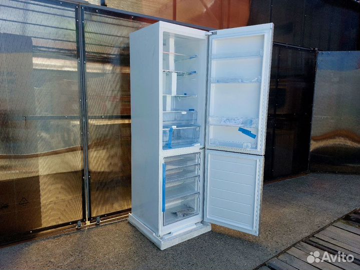 Холодильник Haier C2F637cgwg (белое стекло)