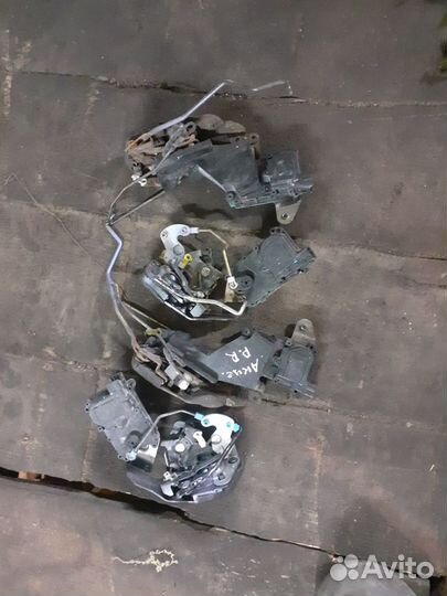 Замки дверей Hyundai Accent