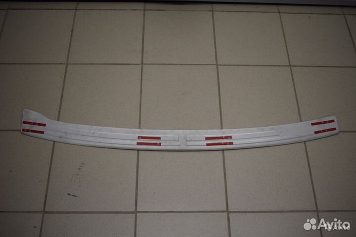 Toyota Rav-4 2006-2008 г Накладка на задний бампер