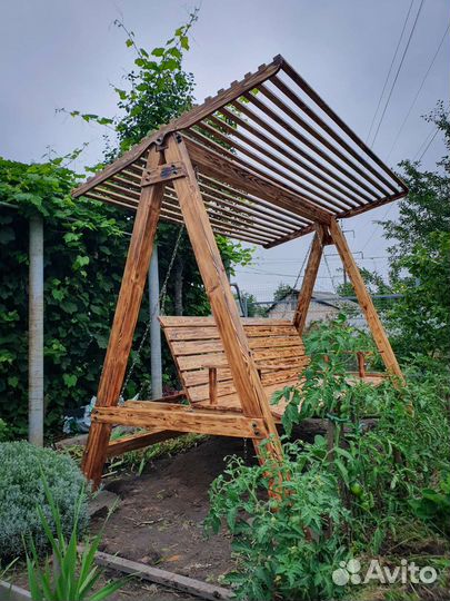 Садовые качели из дерева